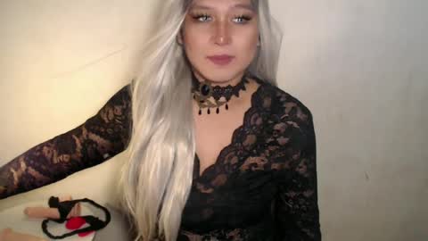 Snapshot of miss_4cuck_ chatting on 06.26.26 miss_4cuck_ online show from 06.26.26