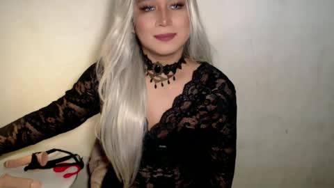 Snapshot of miss_4cuck_ chatting on 06.27.26 miss_4cuck_ online show from 06.27.26