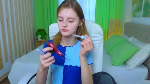 Snapshot of miss___alisa chatting on 01.15.26 Alisa NONNUDE online show from 01.15.26