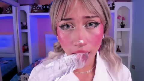 Megan online show from 11.05.25