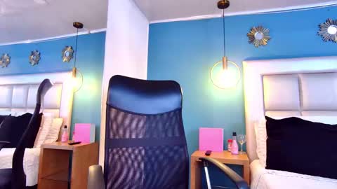 miss__ary_ online show from 09.17.25