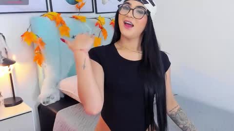 Snapshot of miss__ivy chatting on 10.27.25   online show from 10.27.25