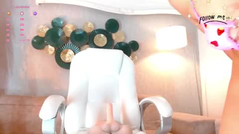 Snapshot of miss_alia chatting on 03.31.26 alia online show from 03.31.26