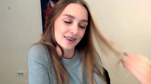 Angelina online show from 10.17.25