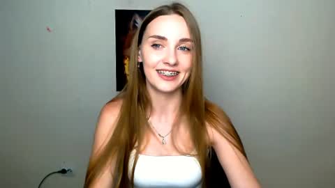 Snapshot of miss_angelina_ chatting on 06.15.26 Angelina online show from 06.15.26
