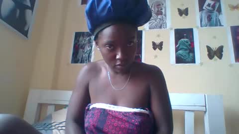 Snapshot of miss_atitude chatting on 09.30.25 miss_atitude online show from 09.30.25