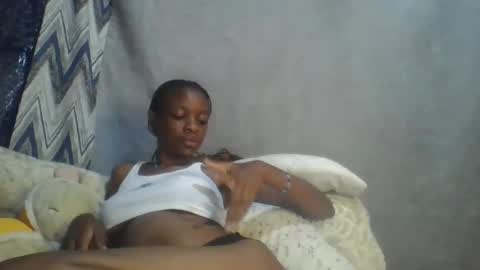 Snapshot of miss_belllo chatting on 02.11.25 miss_belllo online show from 02.11.25