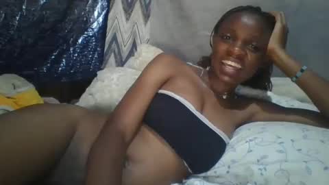 Snapshot of miss_belllo chatting on 02.17.25 miss_belllo online show from 02.17.25