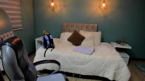 Cataleya online show from 11.04.25