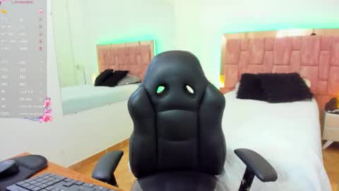 Chryss online show from 11.15.25