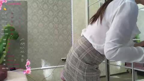 Snapshot of miss_divora chatting on 10.22.25 miss_divora online show from 10.22.25