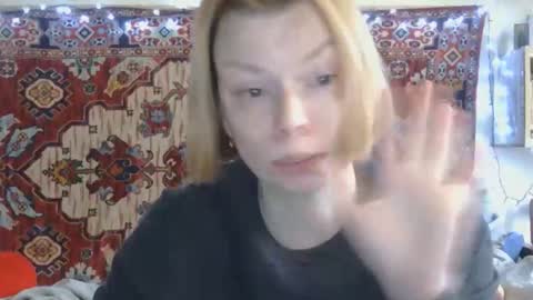 Snapshot of miss_elistia_ chatting on 04.22.26 Elis online show from 04.22.26