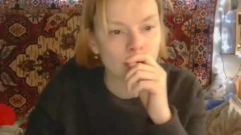 Snapshot of miss_elistia_ chatting on 04.23.26 Elis online show from 04.23.26