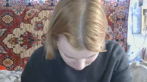 Snapshot of miss_elistia_ chatting on 04.24.26 Elis online show from 04.24.26