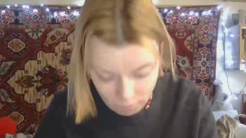 Snapshot of miss_elistia_ chatting on 05.13.26 Elis online show from 05.13.26
