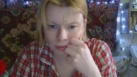 Snapshot of miss_elistia_ chatting on 05.15.26 Elis online show from 05.15.26