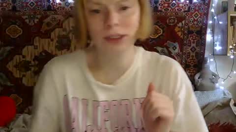 Snapshot of miss_elistia_ chatting on 05.25.26 Elis online show from 05.25.26