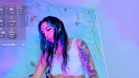 miss_evans_ online show from 10.10.25