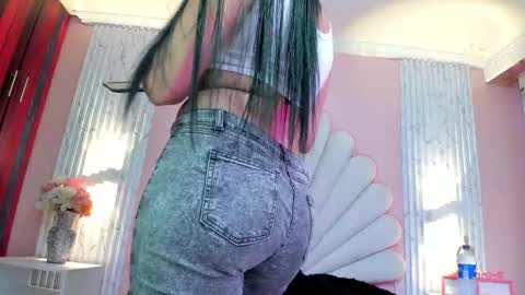 Snapshot of miss_evans_ chatting on 03.25.26 miss_evans_ online show from 03.25.26