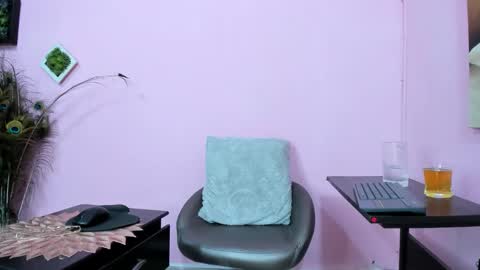 Monica Patricia online show from 09.17.25