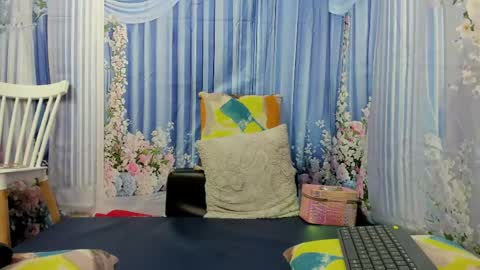 Snapshot of miss_flora chatting on 05.02.26 Monica Patricia online show from 05.02.26