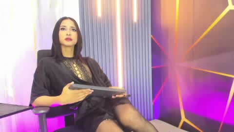 Snapshot of miss_isa19 chatting on 05.18.26 miss_isa19 online show from 05.18.26