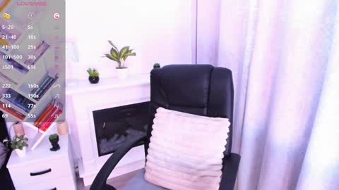 miss_jollie online show from 10.04.25