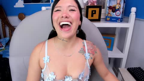 Snapshot of miss_keisi chatting on 01.25.25 Keisi online show from 01.25.25
