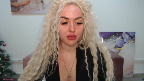 Snapshot of miss_kiten chatting on 02.02.25 miss_kiten online show from 02.02.25