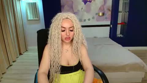 miss_kiten online show from 11.09.25