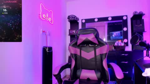 Miss Kittyn online show from 04.06.26