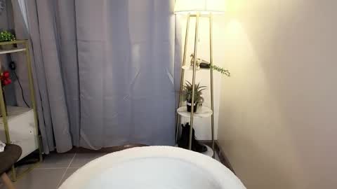 miss_kyrstyn online show from 04.21.26
