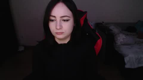 miss_laralynne online show from 10.31.25