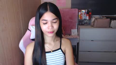Snapshot of miss_lei18 chatting on 03.08.25 leii online show from 03.08.25
