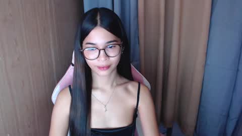 Snapshot of miss_lei18 chatting on 03.10.25 leii online show from 03.10.25