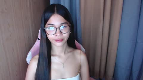 Snapshot of miss_lei18 chatting on 03.12.25 leii online show from 03.12.25