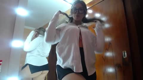 lilieth  online show from 01.25.25