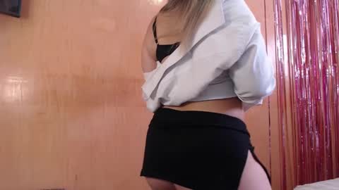 lilieth  online show from 09.11.25