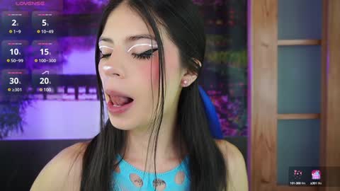 miss_lucyla online show from 01.30.25