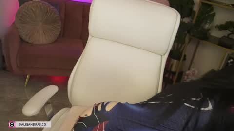 Alejandra online show from 11.28.25