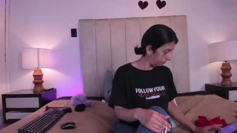 Snapshot of miss_milf_ chatting on 07.01.26 miss_milf_ online show from 07.01.26
