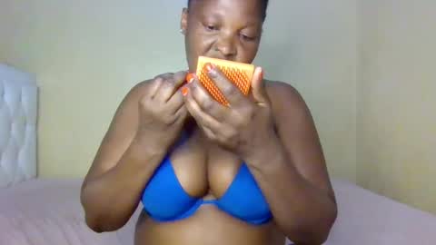 Snapshot of miss_milly1 chatting on 07.28.26 MILLY online show from 07.28.26