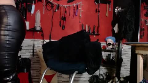 Snapshot of miss_mirandaa chatting on 03.05.26 Mistress Miranda online show from 03.05.26