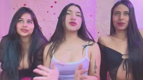 Snapshot of miss_saraxxx chatting on 10.16.25 Angel Sophie Tif online show from 10.16.25