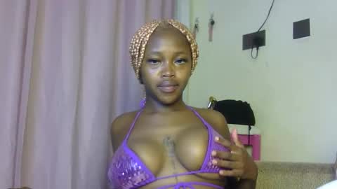 miss_sexyyy online show from 10.28.25
