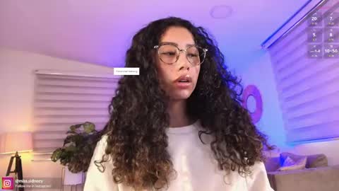 Snapshot of miss_sidney chatting on 04.20.26 Amy Olivera online show from 04.20.26