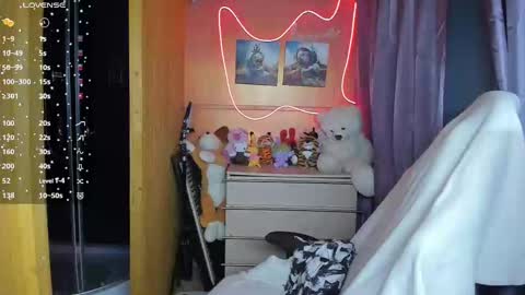 Snapshot of miss_tasy chatting on 02.26.25 Melanie January 15th is my birthday there will be an interesting show online show from 02.26.25