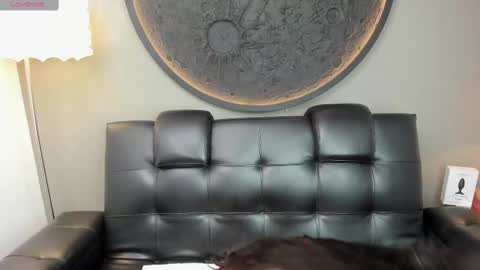 Snapshot of miss_vaiolette chatting on 02.24.25 Vaiolette online show from 02.24.25