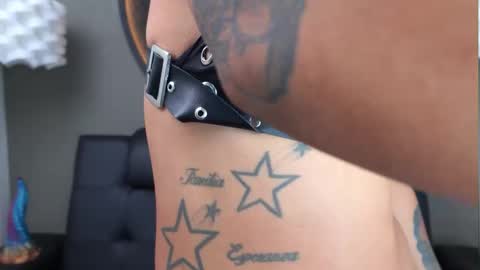 Snapshot of miss_vaiolette chatting on 12.23.25 Vaiolette online show from 12.23.25