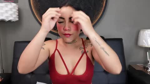 Snapshot of miss_vaiolette chatting on 04.25.26 Vaiolette online show from 04.25.26